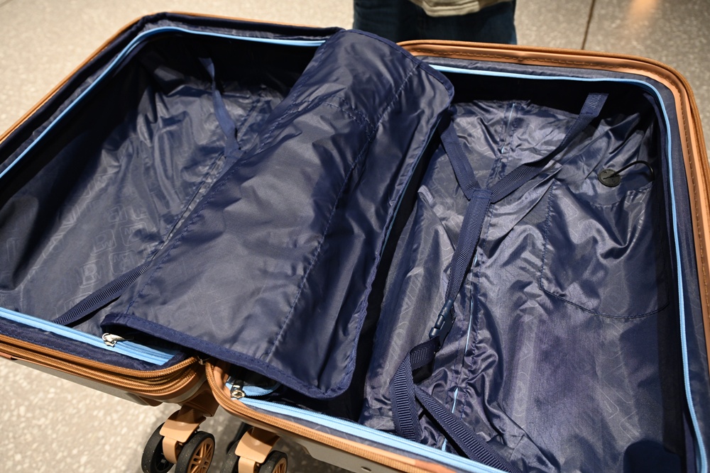 嘉義行李箱特賣會。嘉義in89豪華影城 加賀屋行李箱 全館990元起!前開式行李箱、鋁框箱、防潑水布箱、KANGOL、萬國行李箱、登機箱推薦! 嘉義行李箱特賣會。嘉義in89豪華影城 加賀屋行李箱 全館990元起!前開式行李箱、鋁框箱、防潑水布箱、KANGOL、萬國行李箱、登機箱推薦!