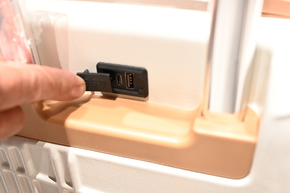 嘉義行李箱特賣會。嘉義in89豪華影城 加賀屋行李箱 全館990元起!前開式行李箱、鋁框箱、防潑水布箱、KANGOL、萬國行李箱、登機箱推薦! 嘉義行李箱特賣會。嘉義in89豪華影城 加賀屋行李箱 全館990元起!前開式行李箱、鋁框箱、防潑水布箱、KANGOL、萬國行李箱、登機箱推薦!