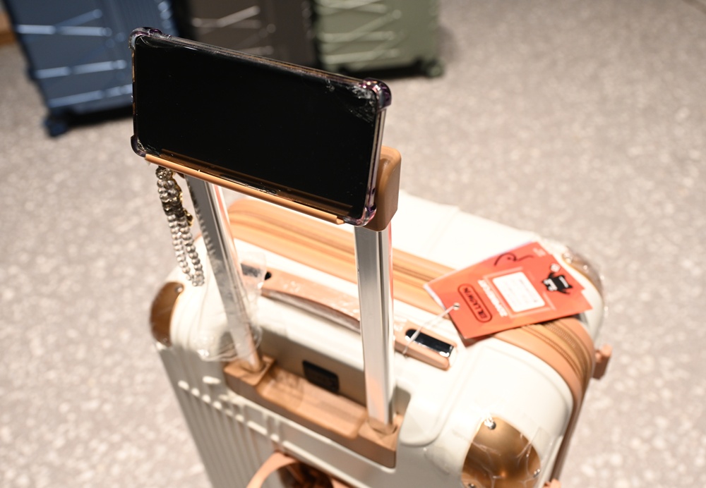 嘉義行李箱特賣會。嘉義in89豪華影城 加賀屋行李箱 全館990元起!前開式行李箱、鋁框箱、防潑水布箱、KANGOL、萬國行李箱、登機箱推薦! 嘉義行李箱特賣會。嘉義in89豪華影城 加賀屋行李箱 全館990元起!前開式行李箱、鋁框箱、防潑水布箱、KANGOL、萬國行李箱、登機箱推薦!