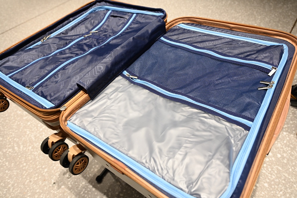 嘉義行李箱特賣會。嘉義in89豪華影城 加賀屋行李箱 全館990元起!前開式行李箱、鋁框箱、防潑水布箱、KANGOL、萬國行李箱、登機箱推薦! 嘉義行李箱特賣會。嘉義in89豪華影城 加賀屋行李箱 全館990元起!前開式行李箱、鋁框箱、防潑水布箱、KANGOL、萬國行李箱、登機箱推薦!