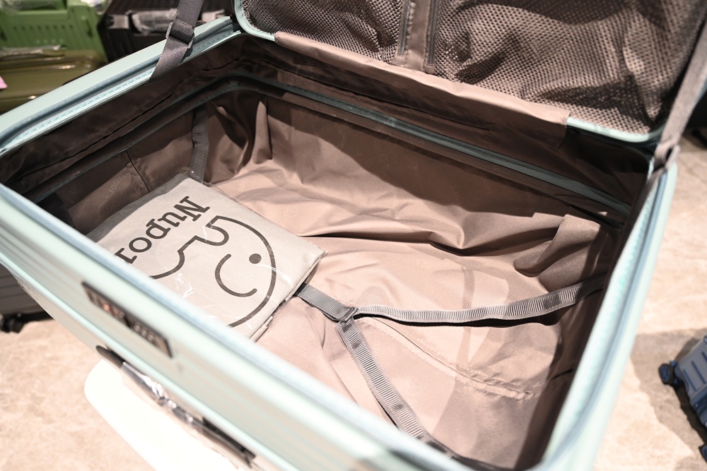 嘉義行李箱特賣會。嘉義in89豪華影城 加賀屋行李箱 全館990元起!前開式行李箱、鋁框箱、防潑水布箱、KANGOL、萬國行李箱、登機箱推薦! 嘉義行李箱特賣會。嘉義in89豪華影城 加賀屋行李箱 全館990元起!前開式行李箱、鋁框箱、防潑水布箱、KANGOL、萬國行李箱、登機箱推薦!