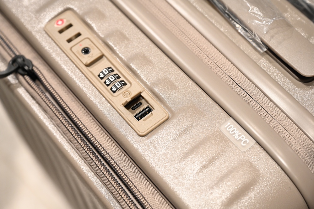 嘉義行李箱特賣會。嘉義in89豪華影城 加賀屋行李箱 全館990元起!前開式行李箱、鋁框箱、防潑水布箱、KANGOL、萬國行李箱、登機箱推薦! 嘉義行李箱特賣會。嘉義in89豪華影城 加賀屋行李箱 全館990元起!前開式行李箱、鋁框箱、防潑水布箱、KANGOL、萬國行李箱、登機箱推薦!