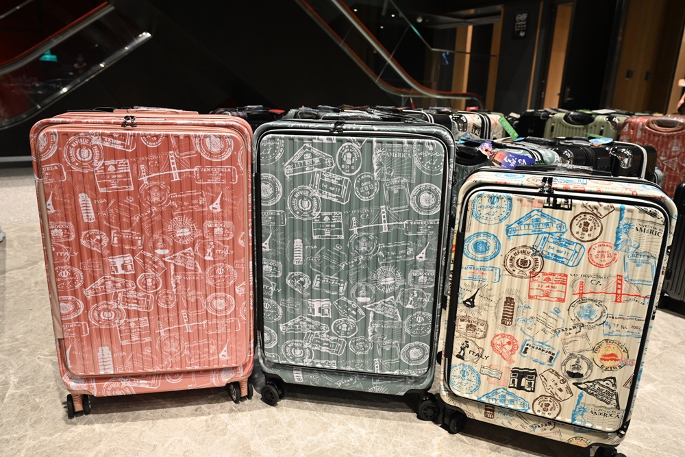 嘉義行李箱特賣會。嘉義in89豪華影城 加賀屋行李箱 全館990元起!前開式行李箱、鋁框箱、防潑水布箱、KANGOL、萬國行李箱、登機箱推薦! 嘉義行李箱特賣會。嘉義in89豪華影城 加賀屋行李箱 全館990元起!前開式行李箱、鋁框箱、防潑水布箱、KANGOL、萬國行李箱、登機箱推薦!