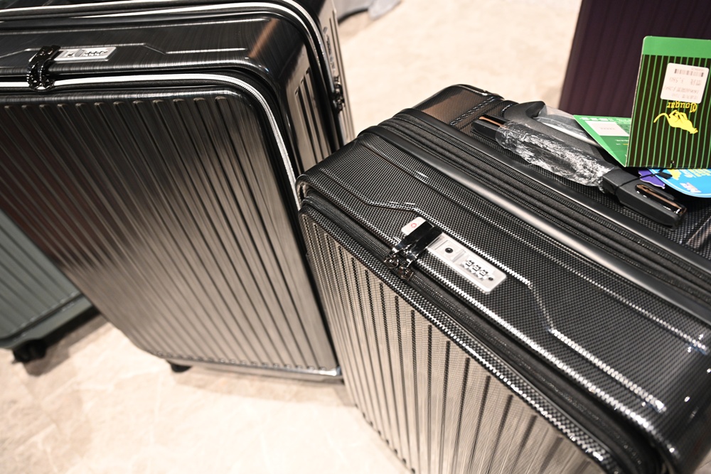 嘉義行李箱特賣會。嘉義in89豪華影城 加賀屋行李箱 全館990元起!前開式行李箱、鋁框箱、防潑水布箱、KANGOL、萬國行李箱、登機箱推薦! 嘉義行李箱特賣會。嘉義in89豪華影城 加賀屋行李箱 全館990元起!前開式行李箱、鋁框箱、防潑水布箱、KANGOL、萬國行李箱、登機箱推薦!