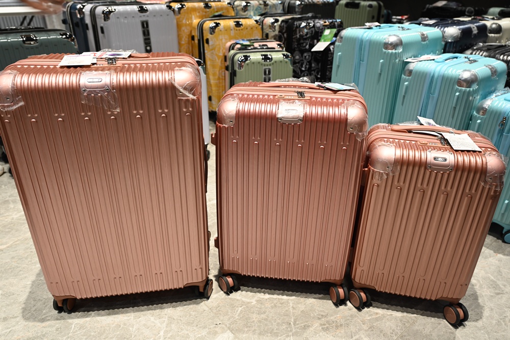 嘉義行李箱特賣會。嘉義in89豪華影城 加賀屋行李箱 全館990元起!前開式行李箱、鋁框箱、防潑水布箱、KANGOL、萬國行李箱、登機箱推薦! 嘉義行李箱特賣會。嘉義in89豪華影城 加賀屋行李箱 全館990元起!前開式行李箱、鋁框箱、防潑水布箱、KANGOL、萬國行李箱、登機箱推薦!