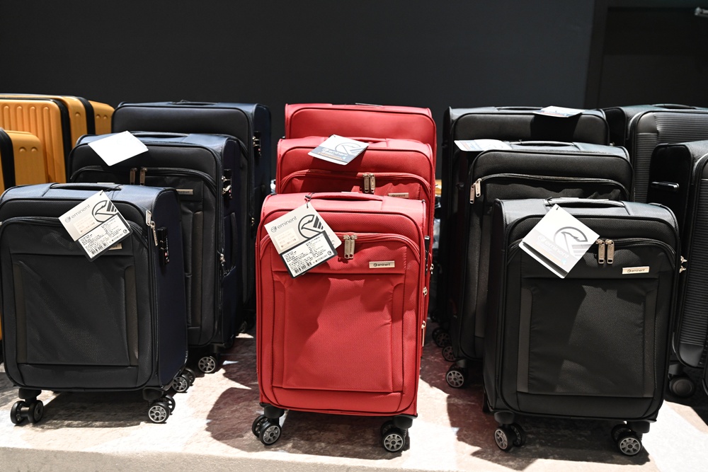 嘉義行李箱特賣會。嘉義in89豪華影城 加賀屋行李箱 全館990元起!前開式行李箱、鋁框箱、防潑水布箱、KANGOL、萬國行李箱、登機箱推薦! 嘉義行李箱特賣會。嘉義in89豪華影城 加賀屋行李箱 全館990元起!前開式行李箱、鋁框箱、防潑水布箱、KANGOL、萬國行李箱、登機箱推薦!