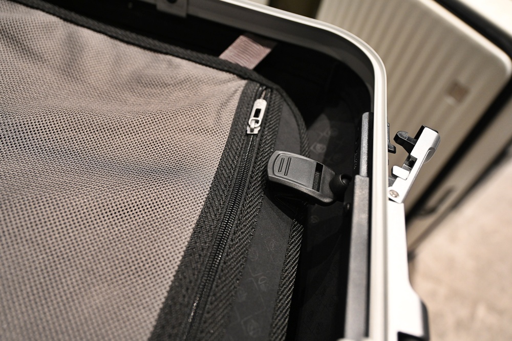 嘉義行李箱特賣會。嘉義in89豪華影城 加賀屋行李箱 全館990元起!前開式行李箱、鋁框箱、防潑水布箱、KANGOL、萬國行李箱、登機箱推薦! 嘉義行李箱特賣會。嘉義in89豪華影城 加賀屋行李箱 全館990元起!前開式行李箱、鋁框箱、防潑水布箱、KANGOL、萬國行李箱、登機箱推薦!