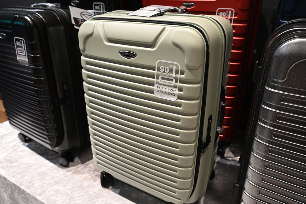 嘉義行李箱特賣會。嘉義in89豪華影城 加賀屋行李箱 全館990元起!前開式行李箱、鋁框箱、防潑水布箱、KANGOL、萬國行李箱、登機箱推薦! 嘉義行李箱特賣會。嘉義in89豪華影城 加賀屋行李箱 全館990元起!前開式行李箱、鋁框箱、防潑水布箱、KANGOL、萬國行李箱、登機箱推薦!