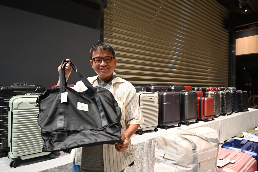 嘉義行李箱特賣會。嘉義in89豪華影城 加賀屋行李箱 全館990元起!前開式行李箱、鋁框箱、防潑水布箱、KANGOL、萬國行李箱、登機箱推薦! 嘉義行李箱特賣會。嘉義in89豪華影城 加賀屋行李箱 全館990元起!前開式行李箱、鋁框箱、防潑水布箱、KANGOL、萬國行李箱、登機箱推薦!