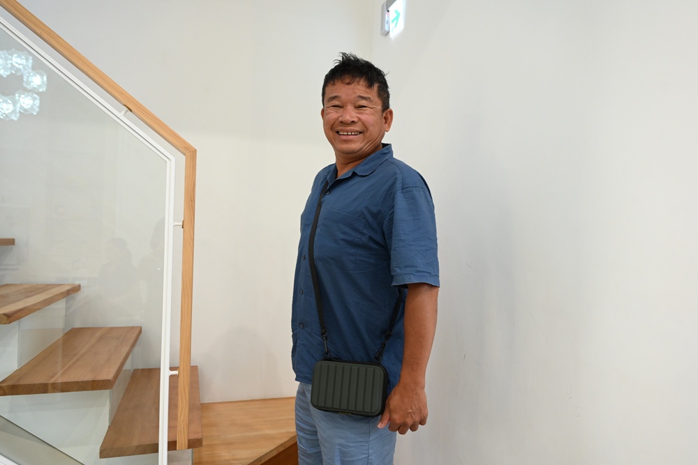 旅行好物推薦｜Travel Blue 藍旅 旅途有型禮盒 經典款 寧靜頸枕+親膚烤漆斜背包+全套舒眠配件