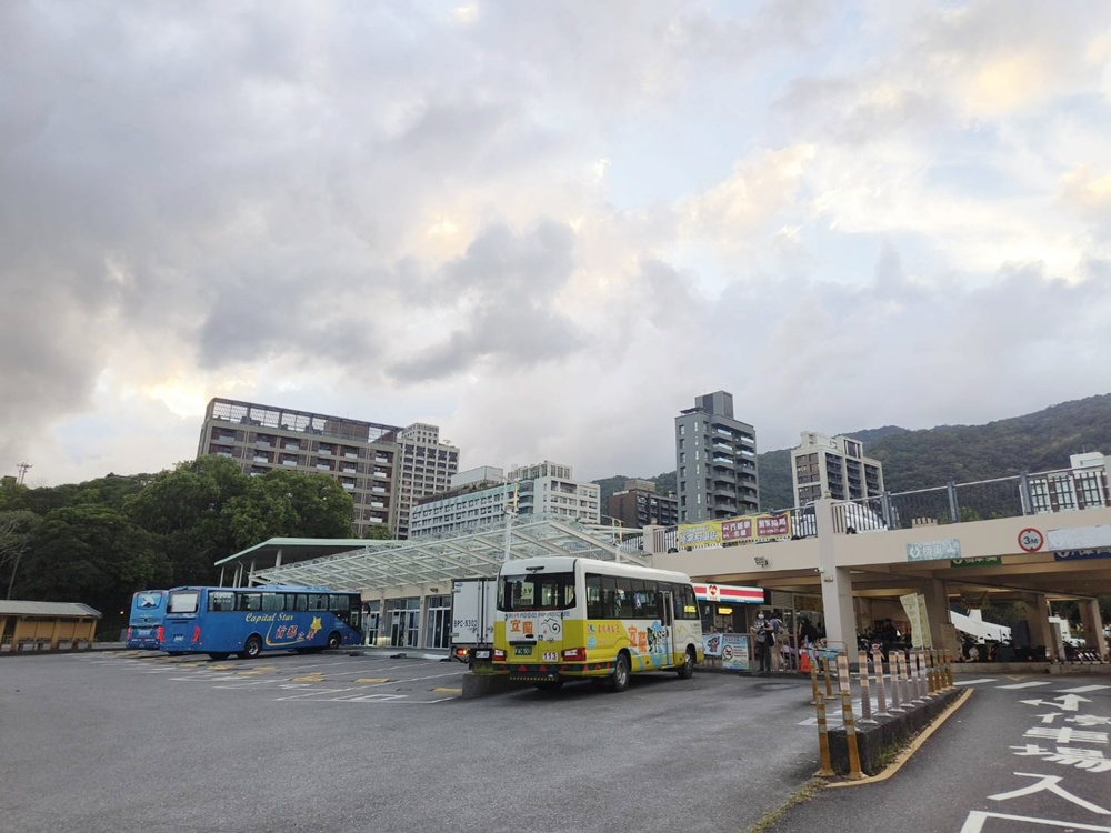 礁溪免費泡腳景點！礁溪轉運站、礁溪溫泉公園、幾米毛毛兔 裝置藝術拍照景點！