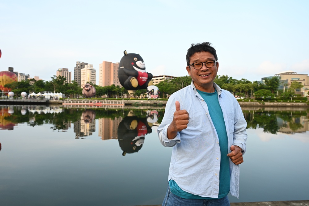 2025高雄愛‧月熱氣球｜雙十連假必訪！巨萌「高雄熊」熱氣球在愛河升空！