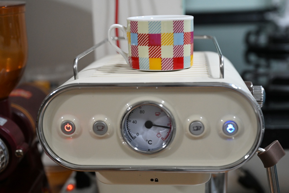 Osner 生活家電！DMO 復古義式雙膠囊咖啡機 在家輕鬆沖出咖啡廳級美味！美式、義式、雙膠囊、奶泡 一機完成！