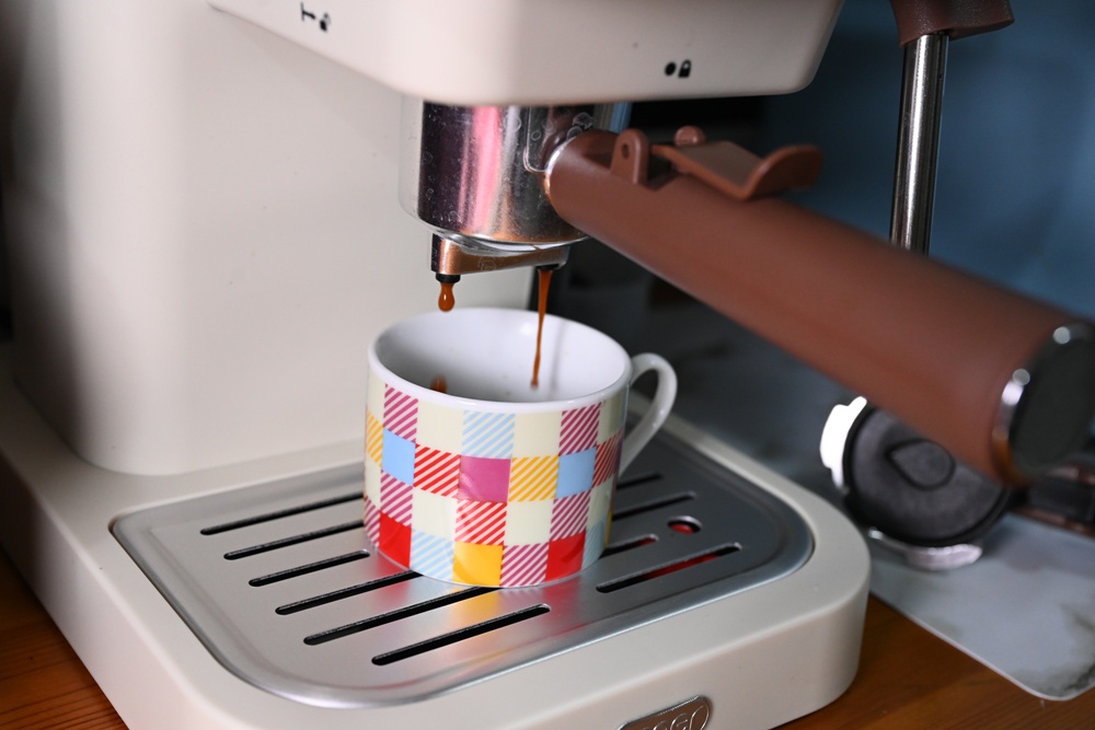 Osner 生活家電！DMO 復古義式雙膠囊咖啡機 在家輕鬆沖出咖啡廳級美味！美式、義式、雙膠囊、奶泡 一機完成！