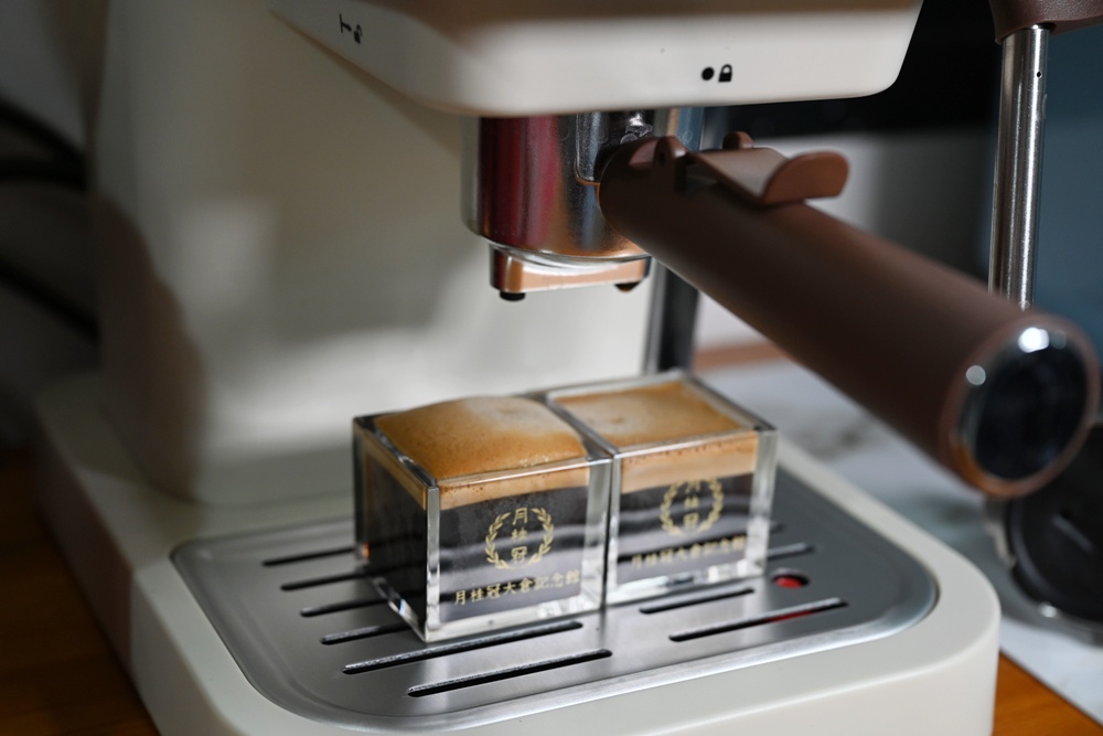 Osner 生活家電！DMO 復古義式雙膠囊咖啡機 在家輕鬆沖出咖啡廳級美味！美式、義式、雙膠囊、奶泡 一機完成！