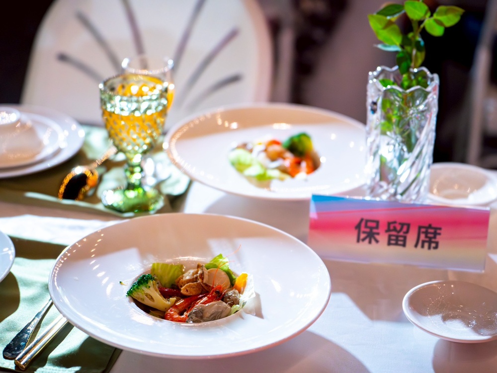 2025一見雙雕藝術季！首創鹽田白金餐桌 鹽工相聚共饗光影盛宴、井仔腳瓦盤鹽田盛大登場！