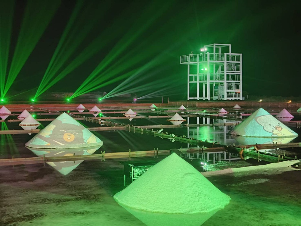 2025一見雙雕藝術季！首創鹽田白金餐桌 鹽工相聚共饗光影盛宴、井仔腳瓦盤鹽田盛大登場！