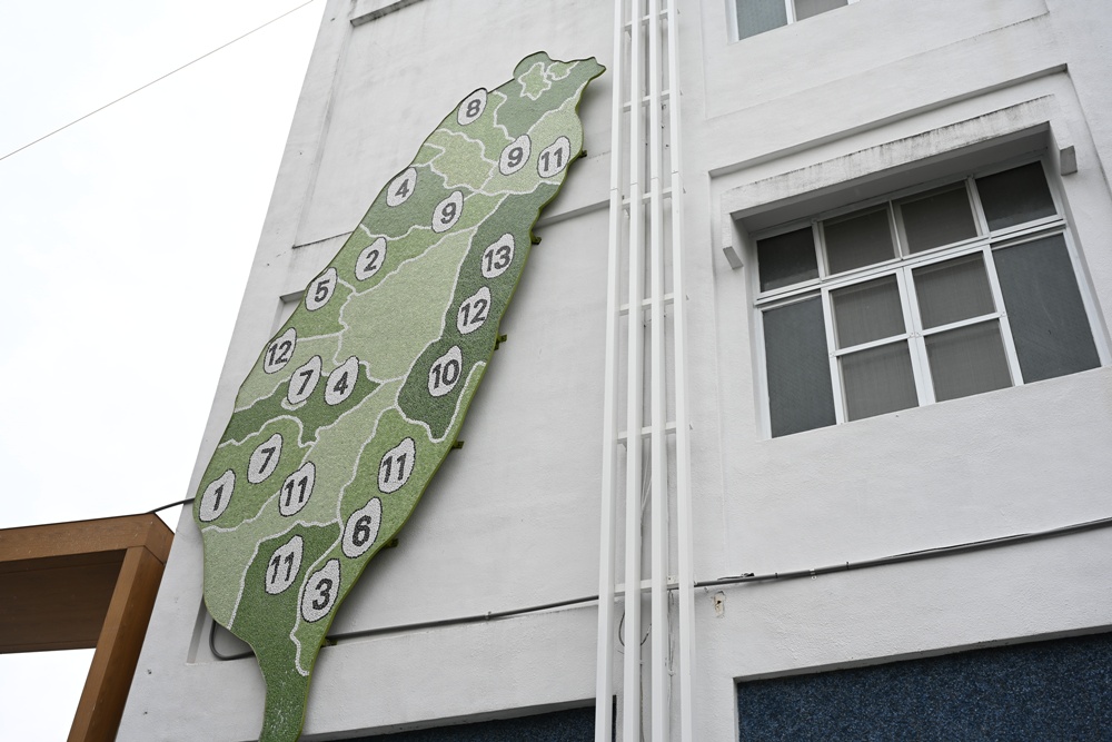 台南後壁金牌農村一日遊｜米香有約，「稻」後壁旅行！採芭樂、撿雞蛋、絹印臉譜帆布袋DIY、俗女餐桌全攻略！