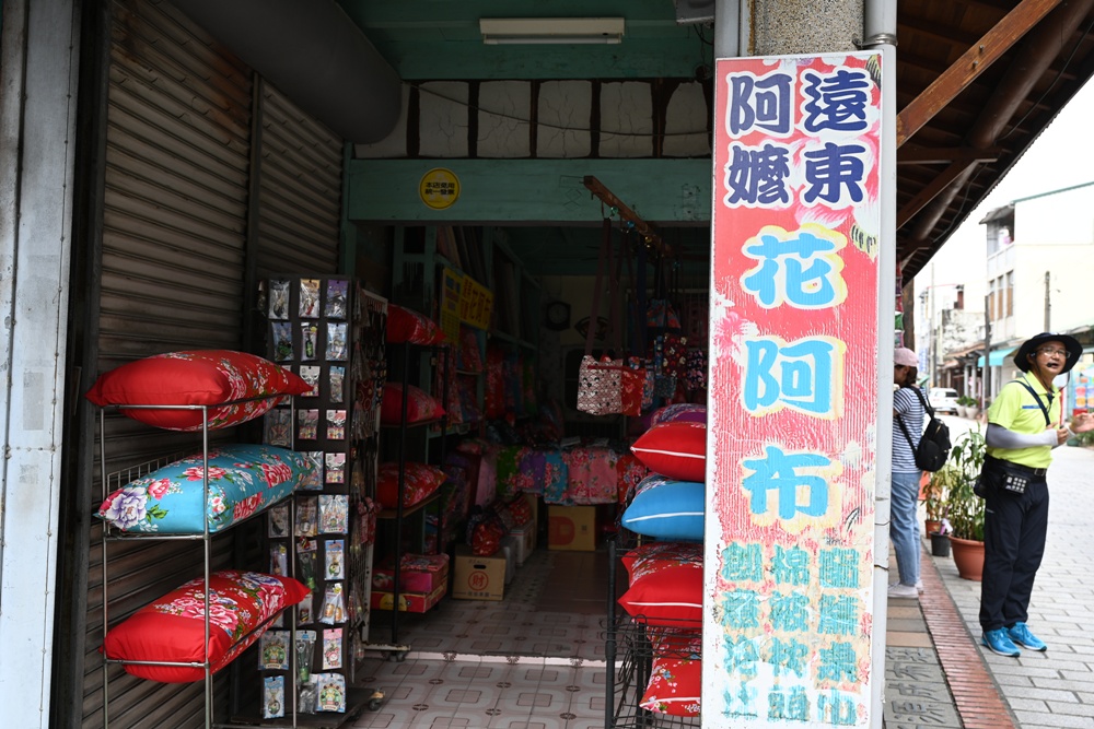台南後壁金牌農村一日遊｜米香有約，「稻」後壁旅行！採芭樂、撿雞蛋、絹印臉譜帆布袋DIY、俗女餐桌全攻略！