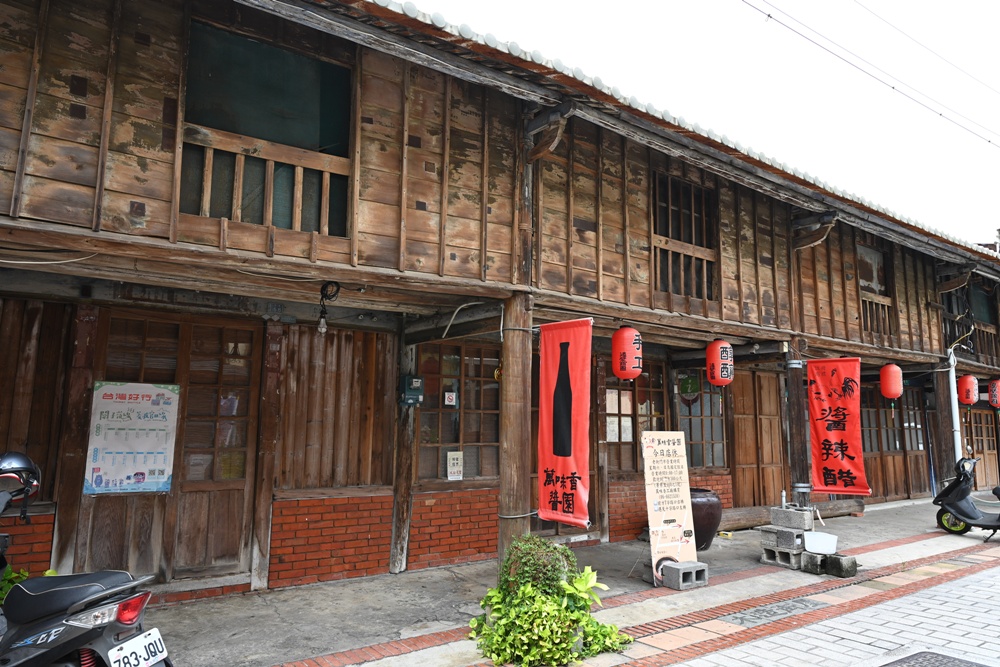 台南後壁金牌農村一日遊｜米香有約，「稻」後壁旅行！採芭樂、撿雞蛋、絹印臉譜帆布袋DIY、俗女餐桌全攻略！