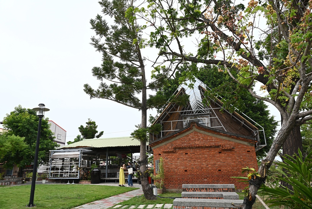 台南後壁金牌農村一日遊｜米香有約，「稻」後壁旅行！採芭樂、撿雞蛋、絹印臉譜帆布袋DIY、俗女餐桌全攻略！