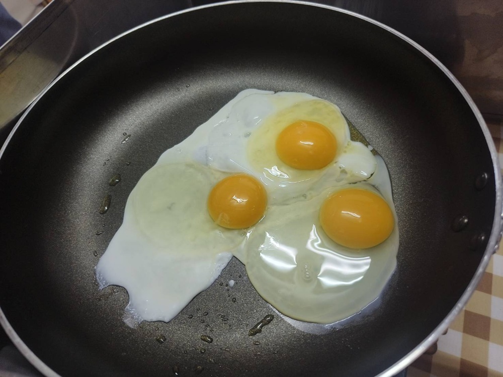台南後壁金牌農村一日遊｜米香有約，「稻」後壁旅行！採芭樂、撿雞蛋、絹印臉譜帆布袋DIY、俗女餐桌全攻略！