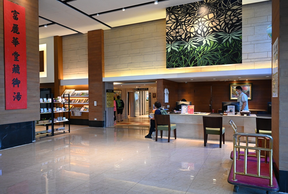 台東溫泉住宿推薦｜知本富野溫泉休閒會館 露天SPA、獨立湯屋 美食泡湯一次滿足！湯日漫旅 溫泉季專案！