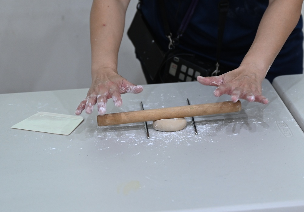 新竹金牌農村一日遊｜新城社區 寶山新城風糖 蔗糖農事體驗、砍甘蔗、DIY黑糖粉圓、甘蔗冰沙、割稻飯！