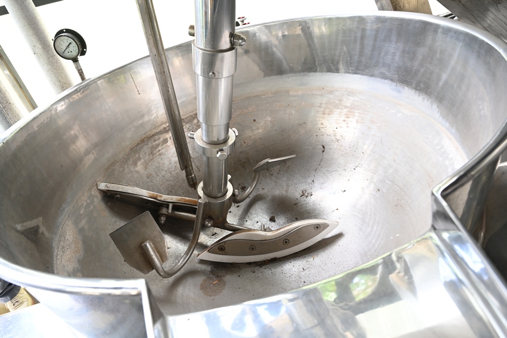 新竹金牌農村一日遊｜新城社區 寶山新城風糖 蔗糖農事體驗、砍甘蔗、DIY黑糖粉圓、甘蔗冰沙、割稻飯！