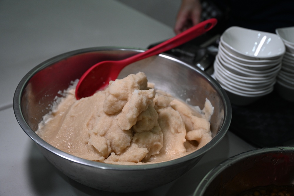 新竹金牌農村一日遊｜新城社區 寶山新城風糖 蔗糖農事體驗、砍甘蔗、DIY黑糖粉圓、甘蔗冰沙、割稻飯！