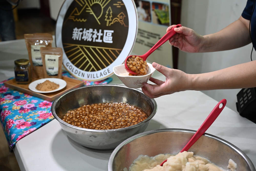 新竹金牌農村一日遊｜新城社區 寶山新城風糖 蔗糖農事體驗、砍甘蔗、DIY黑糖粉圓、甘蔗冰沙、割稻飯！