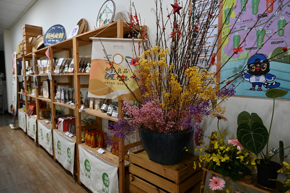 新竹金牌農村一日遊｜新城社區 寶山新城風糖 蔗糖農事體驗、砍甘蔗、DIY黑糖粉圓、甘蔗冰沙、割稻飯！