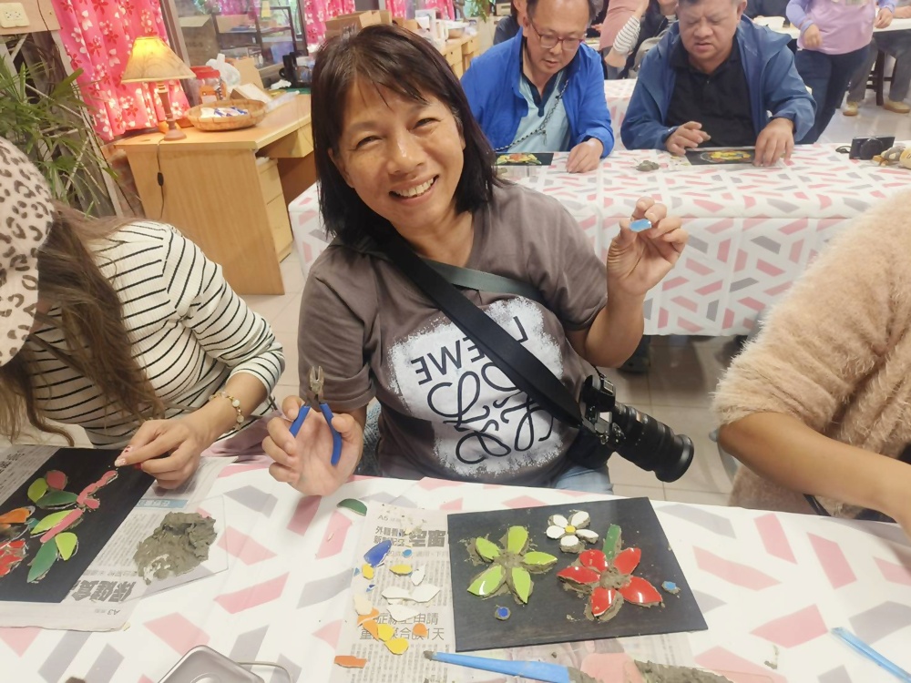 新竹金牌農村一日遊|旱坑社區 金漢柿餅教育農園 認識柿子、懂柿、剪黏美學工藝DIY! 新竹金牌農村一日遊|旱坑社區 金漢柿餅教育農園 認識柿子、懂柿、剪黏美學工藝DIY!