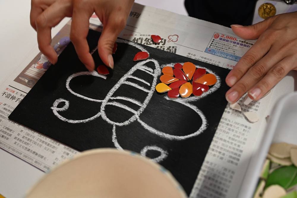 新竹金牌農村一日遊|旱坑社區 金漢柿餅教育農園 認識柿子、懂柿、剪黏美學工藝DIY! 新竹金牌農村一日遊|旱坑社區 金漢柿餅教育農園 認識柿子、懂柿、剪黏美學工藝DIY!