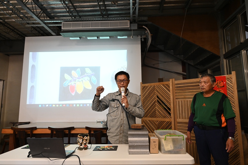 新竹金牌農村一日遊|旱坑社區 金漢柿餅教育農園 認識柿子、懂柿、剪黏美學工藝DIY! 新竹金牌農村一日遊|旱坑社區 金漢柿餅教育農園 認識柿子、懂柿、剪黏美學工藝DIY!