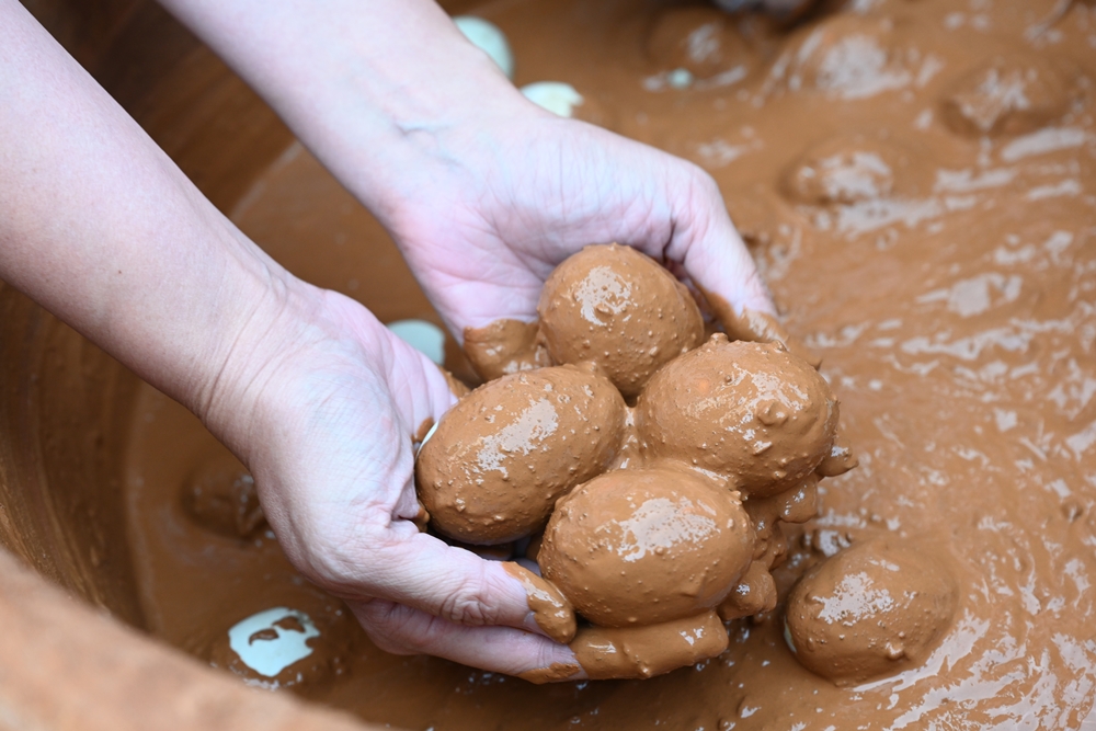 屏東四重溪溫泉村一日遊，DIY溫泉鹹鴨蛋、泡湯、賞景、吃美食一次滿足！
