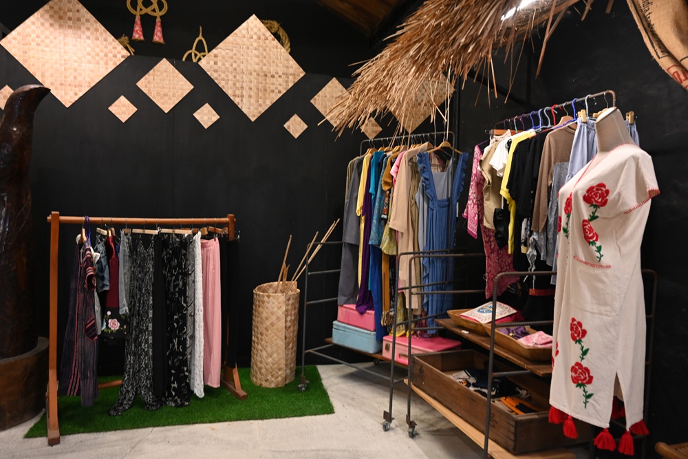 台東一日遊│台東糖廠 月桃部落-石山倉庫 稻草御守DIY、稻草鬥貓棒、月桃草帽! 台東一日遊│台東糖廠 月桃部落-石山倉庫 稻草御守DIY、稻草鬥貓棒、月桃草帽!