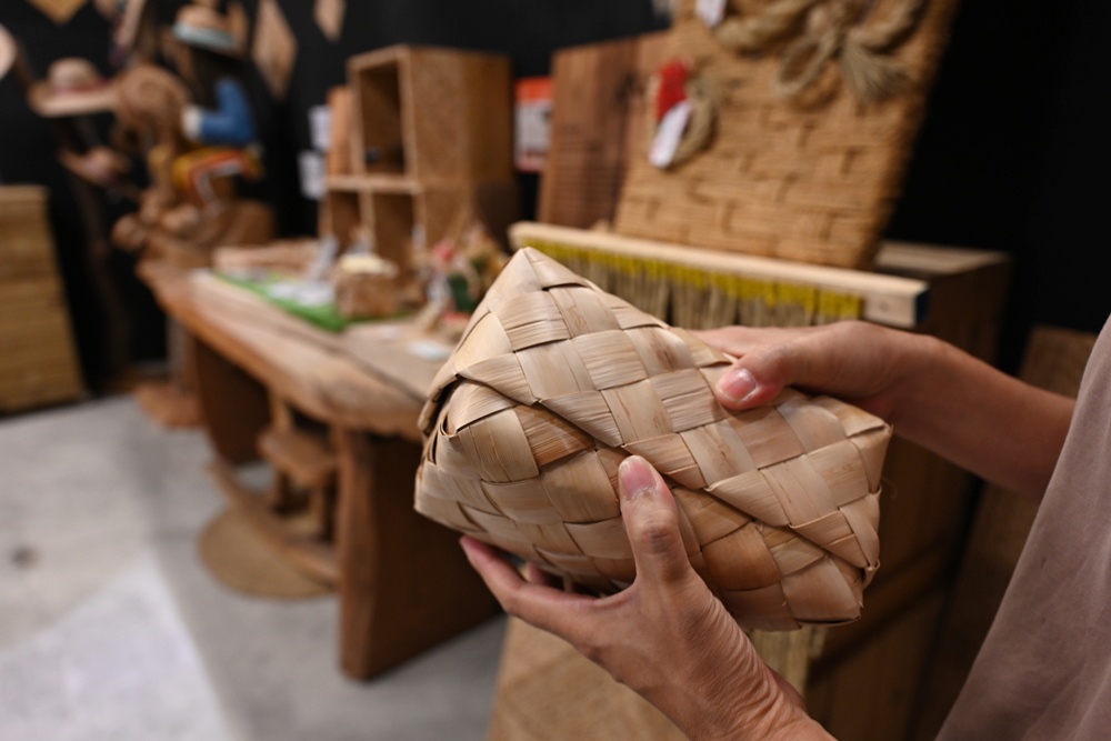 台東一日遊│台東糖廠 月桃部落-石山倉庫 稻草御守DIY、稻草鬥貓棒、月桃草帽! 台東一日遊│台東糖廠 月桃部落-石山倉庫 稻草御守DIY、稻草鬥貓棒、月桃草帽!