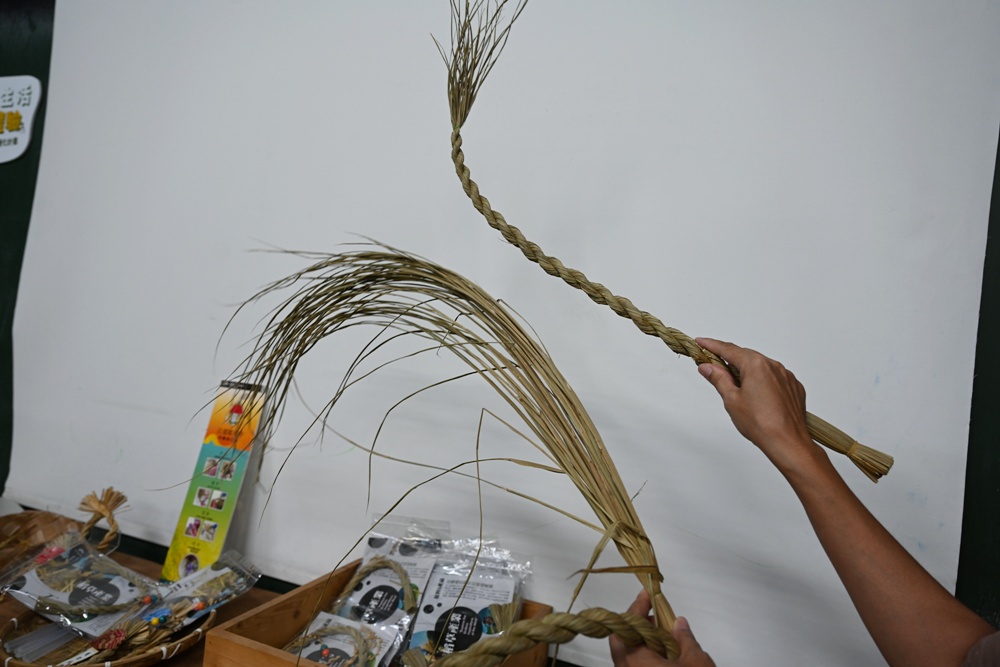 台東一日遊│台東糖廠 月桃部落-石山倉庫 稻草御守DIY、稻草鬥貓棒、月桃草帽! 台東一日遊│台東糖廠 月桃部落-石山倉庫 稻草御守DIY、稻草鬥貓棒、月桃草帽!