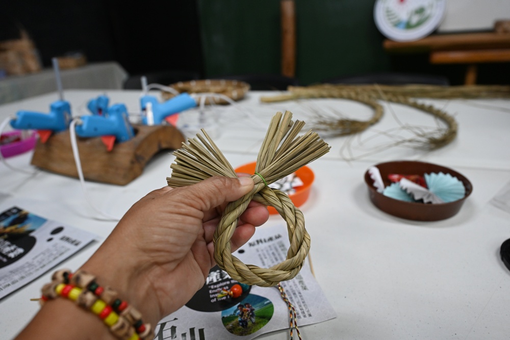 台東一日遊│台東糖廠 月桃部落-石山倉庫 稻草御守DIY、稻草鬥貓棒、月桃草帽! 台東一日遊│台東糖廠 月桃部落-石山倉庫 稻草御守DIY、稻草鬥貓棒、月桃草帽!