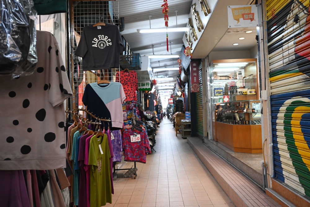 高雄鹽埕一日遊｜堀江商場老店、古著、鹽埕美食尋寶攻略！