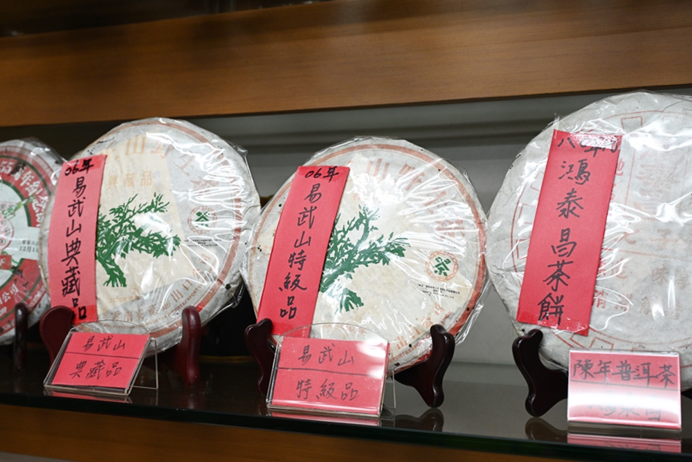 高雄鹽埕一日遊｜堀江商場老店、古著、鹽埕美食尋寶攻略！