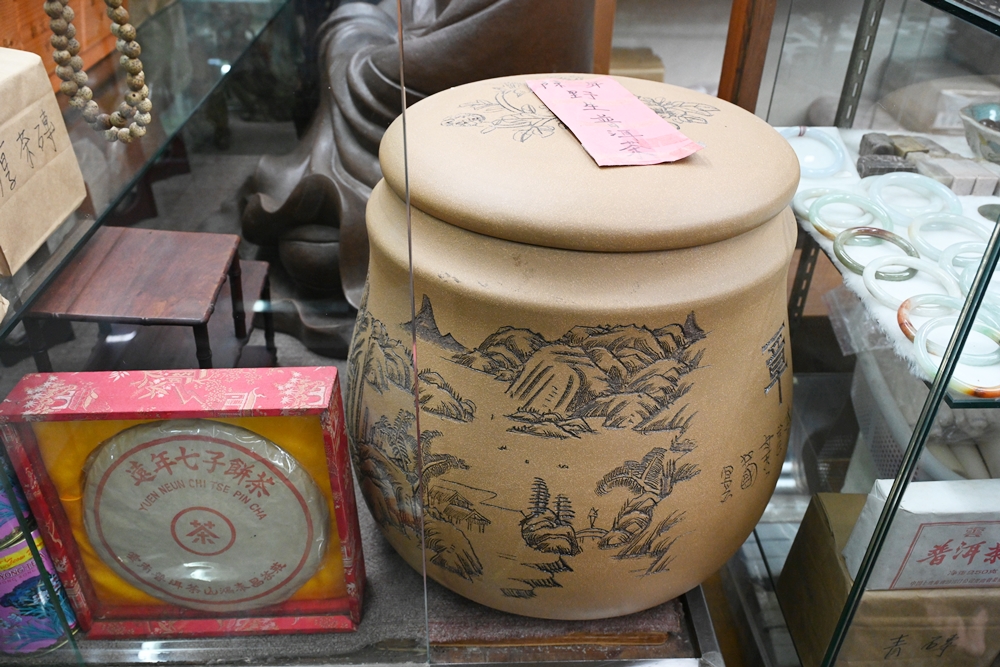 高雄鹽埕一日遊｜堀江商場老店、古著、鹽埕美食尋寶攻略！