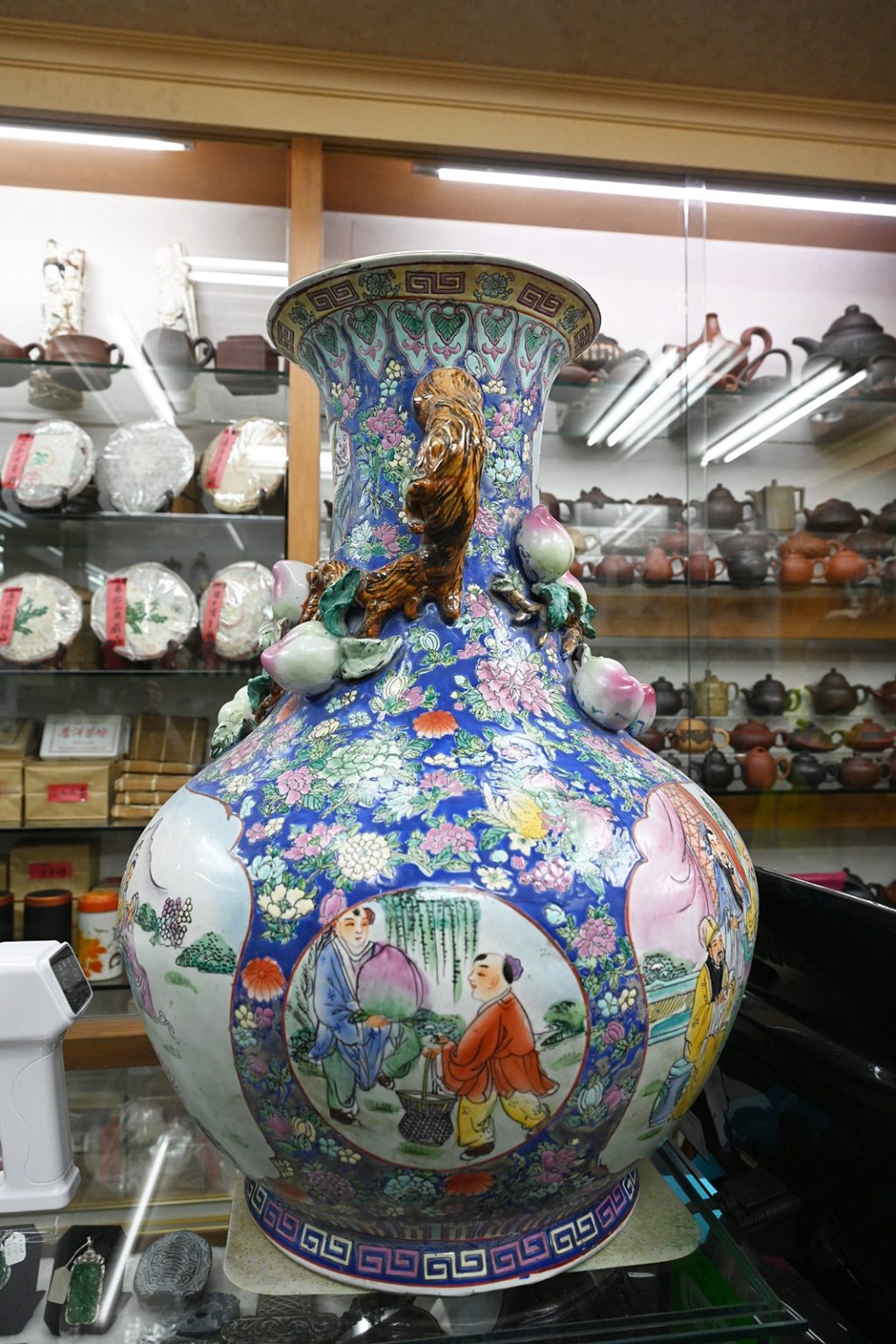 高雄鹽埕一日遊｜堀江商場老店、古著、鹽埕美食尋寶攻略！