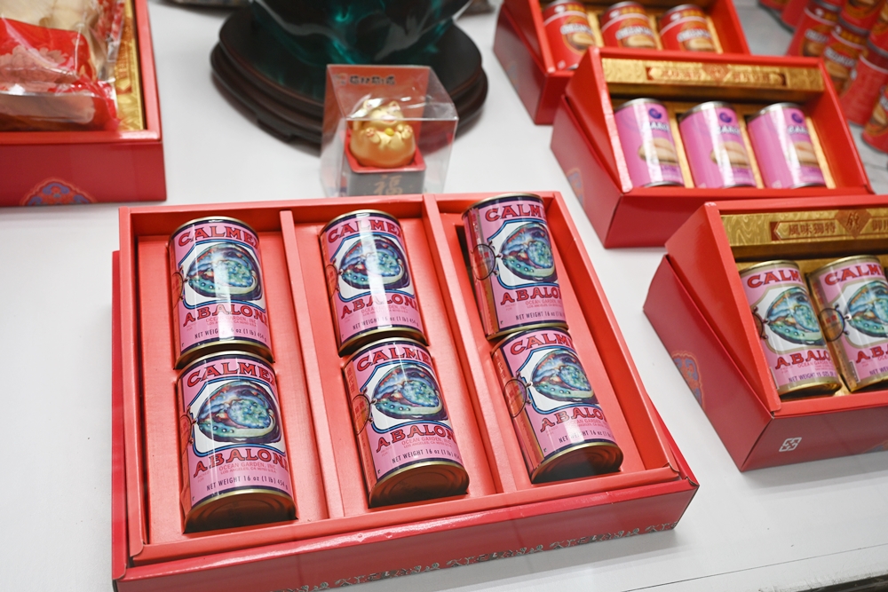 高雄鹽埕一日遊｜堀江商場老店、古著、鹽埕美食尋寶攻略！