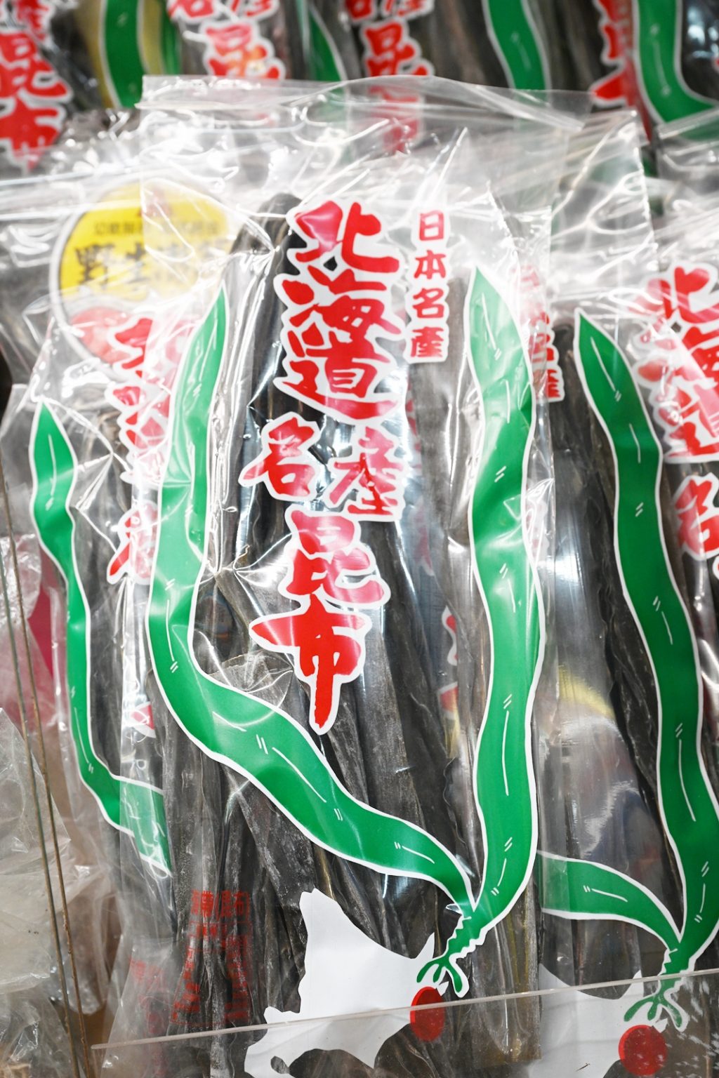 高雄鹽埕一日遊｜堀江商場老店、古著、鹽埕美食尋寶攻略！