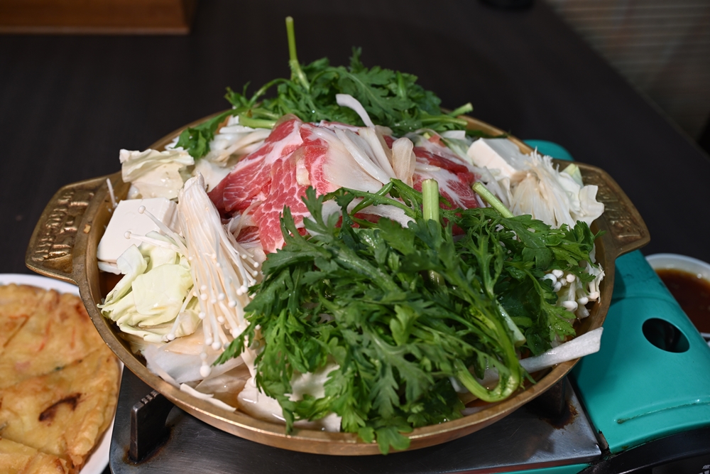 高雄鹽埕一日遊｜堀江商場老店、古著、鹽埕美食尋寶攻略！