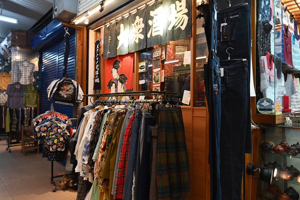 高雄鹽埕一日遊｜堀江商場老店、古著、鹽埕美食尋寶攻略！