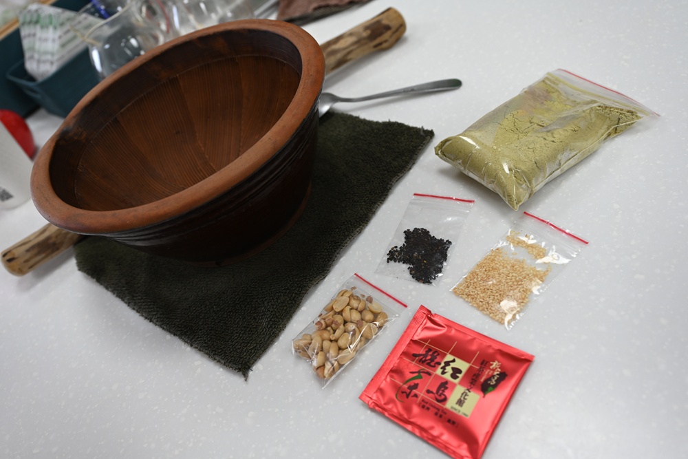 台東一日遊｜新元昌紅茶產業文化館 參觀茶園、茶廠、評鑑、擂茶！