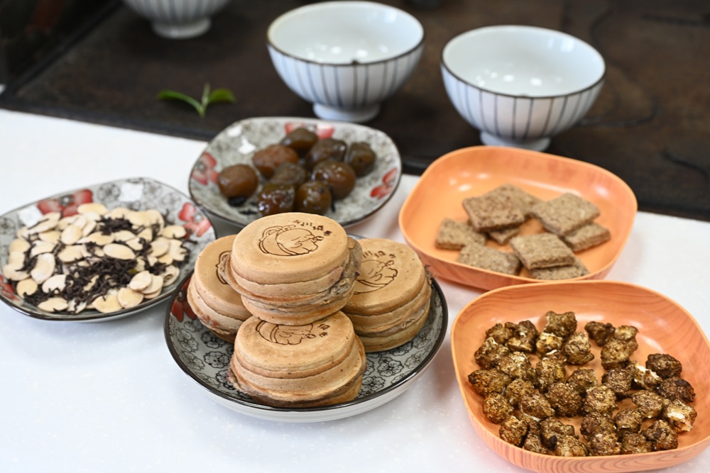 台東一日遊｜新元昌紅茶產業文化館 參觀茶園、茶廠、評鑑、擂茶！